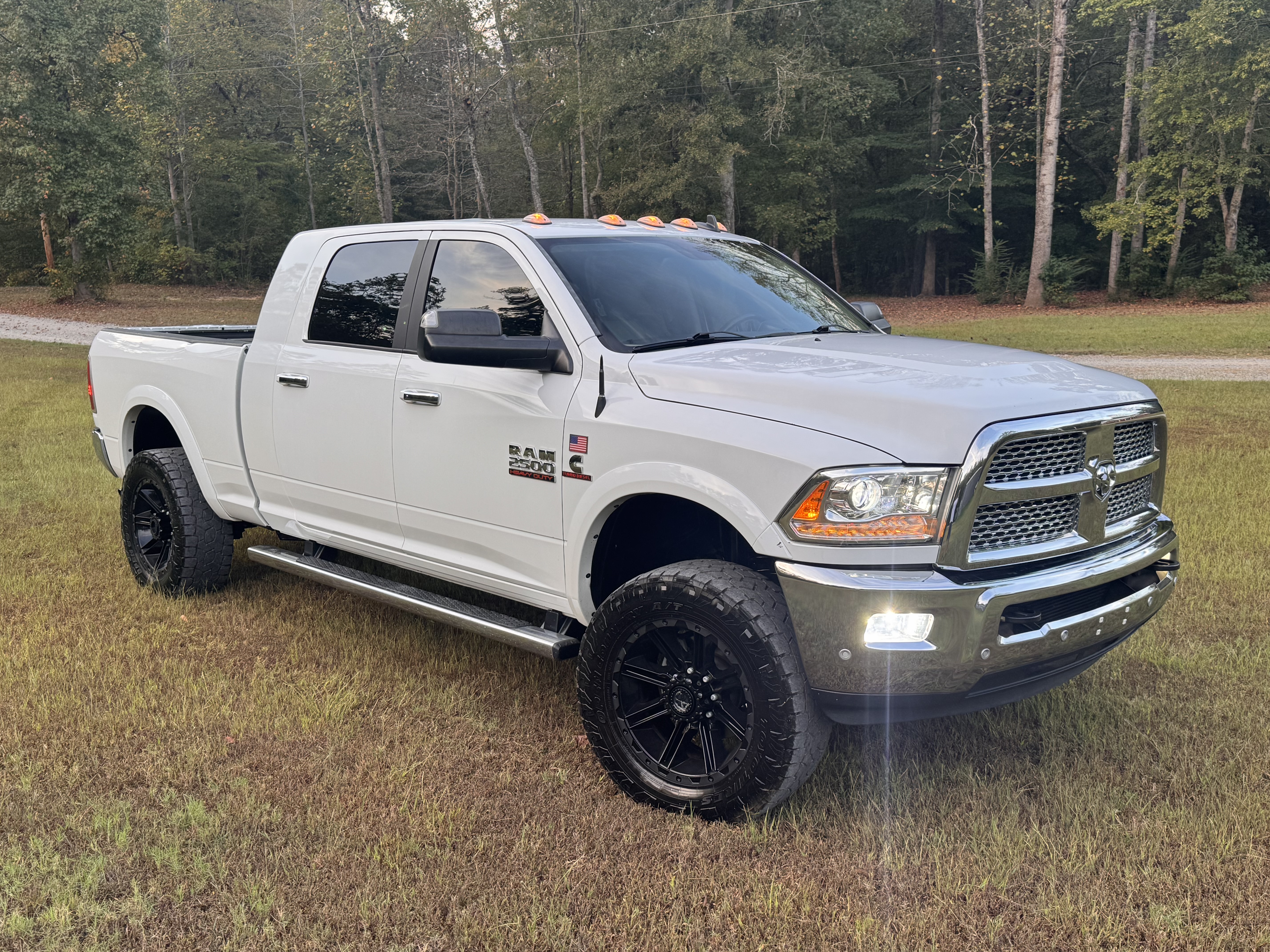 Used 2018 RAM 2500 Laramie AWD/4WD image 1