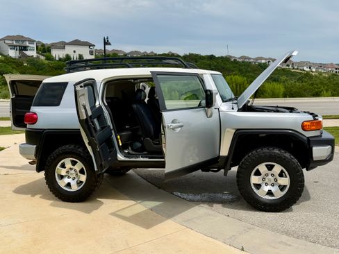 Used 2007 Toyota FJ Cruiser 4WD w/ Upgrade Pkg 2 image 14