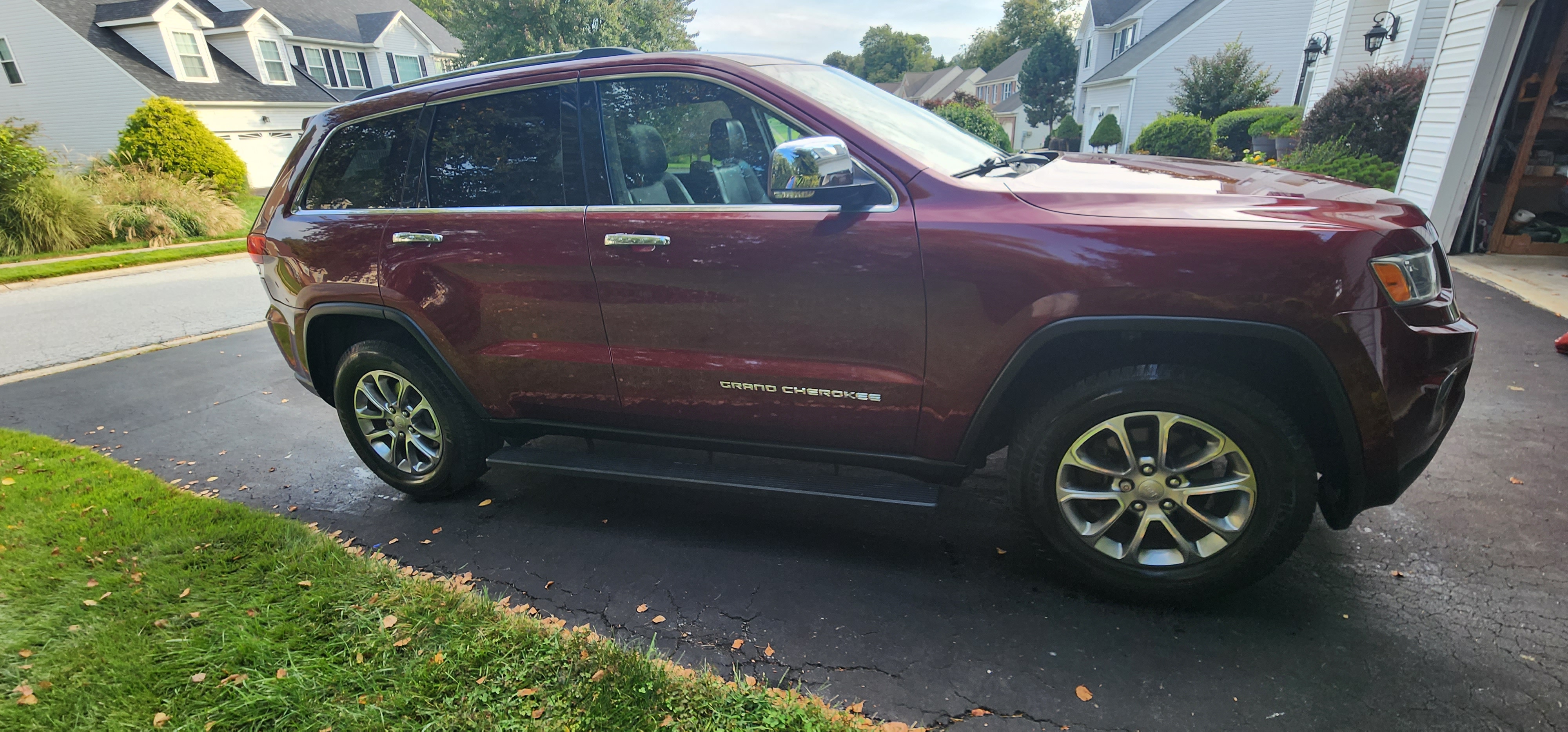 Used 2016 Jeep Grand Cherokee Limited AWD/4WD image 4