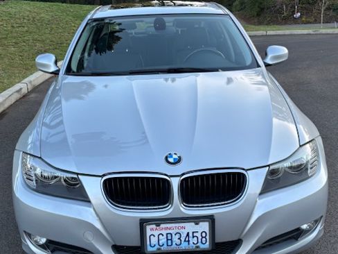 Used 2010 BMW 328i 328i Sedan 4D image 4