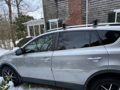 Used 2018 Toyota RAV4 SE w/ Power Extra Value Package image 9