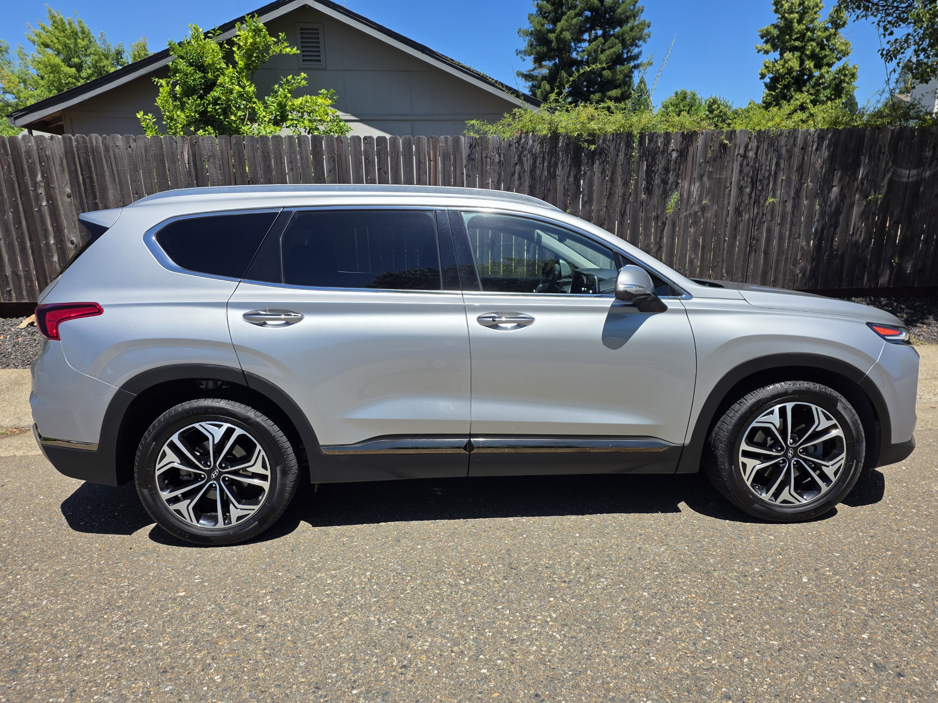 Used 2020 Hyundai Santa Fe Limited AWD/4WD image 6
