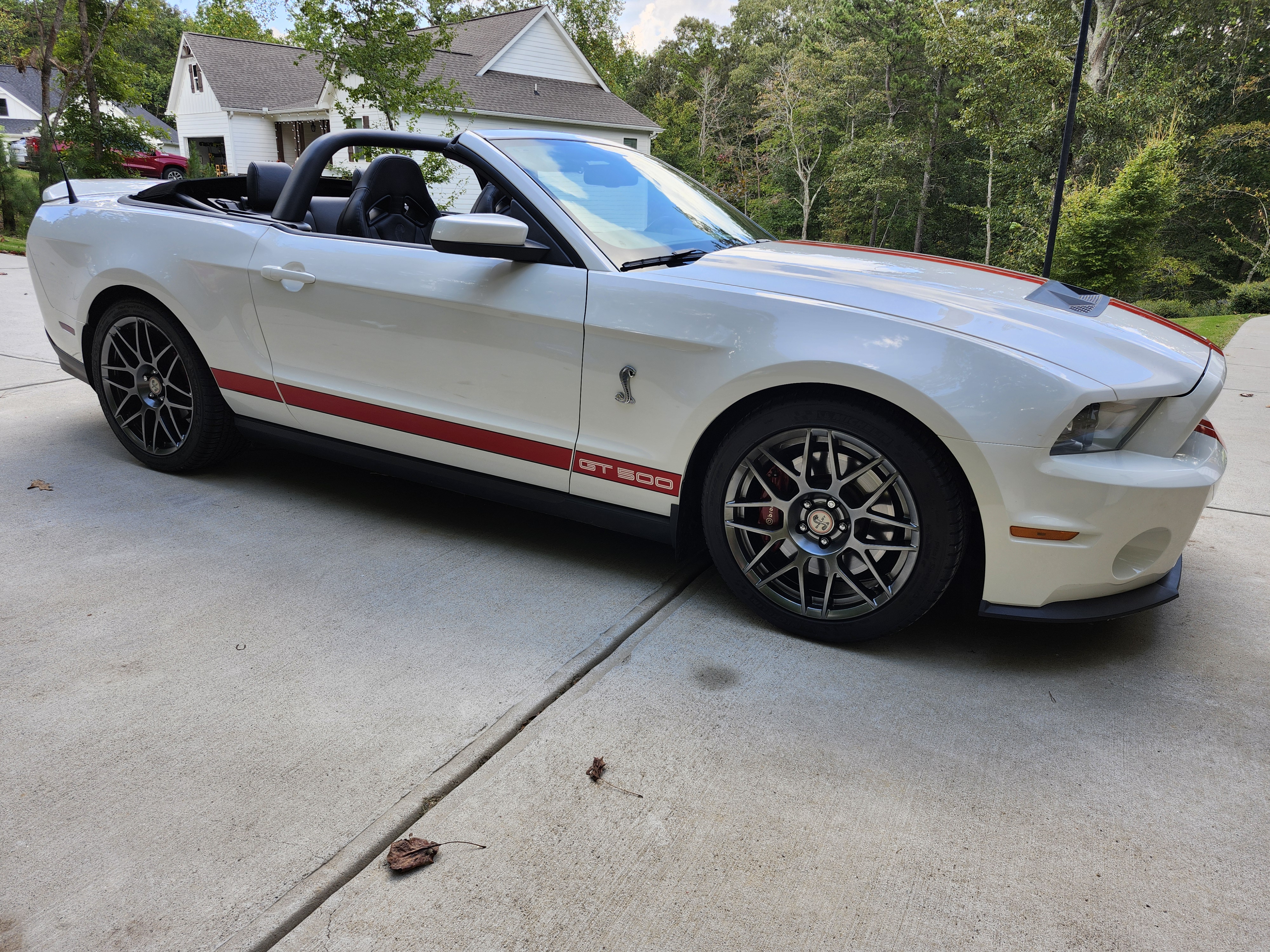 Used 2012 Ford Mustang Shelby GT500 w/ SVT Performance Pkg RWD image 27