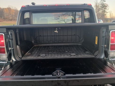 Used 2005 HUMMER H2 SUT w/ Preferred Equipment Group image 25