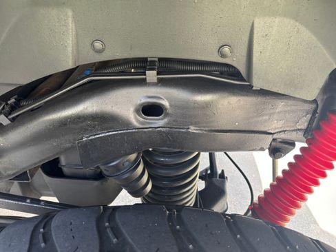 Used 2005 HUMMER H2 SUT w/ Preferred Equipment Group AWD/4WD image 23