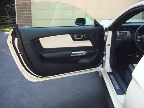 Used 2015 Ford Mustang 50 Years RWD image 6