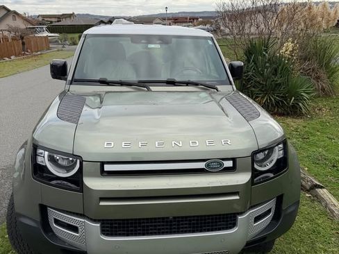 Used 2022 Land Rover Defender 110 image 4