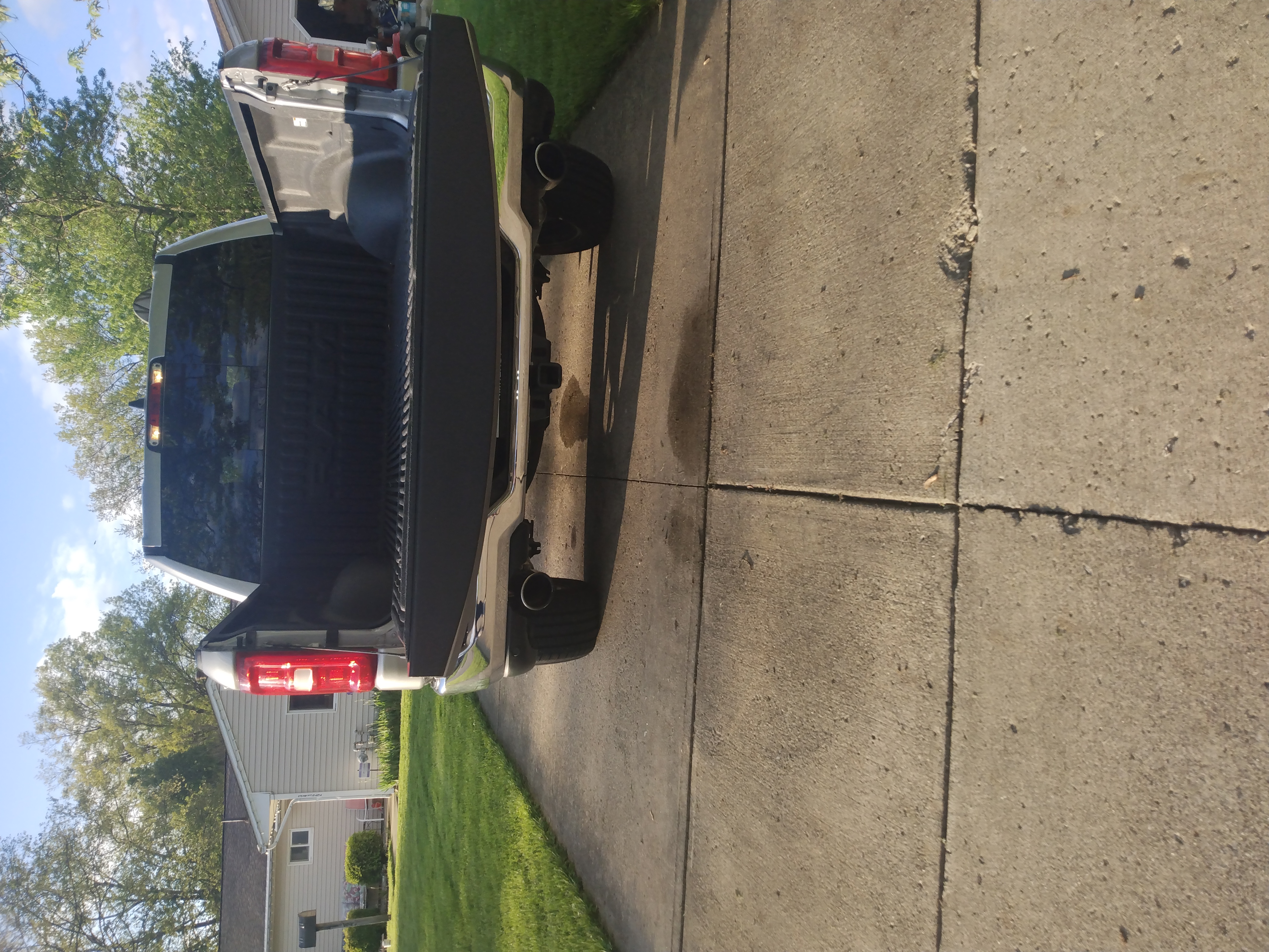 Used 2025 RAM 1500 Laramie AWD/4WD image 5
