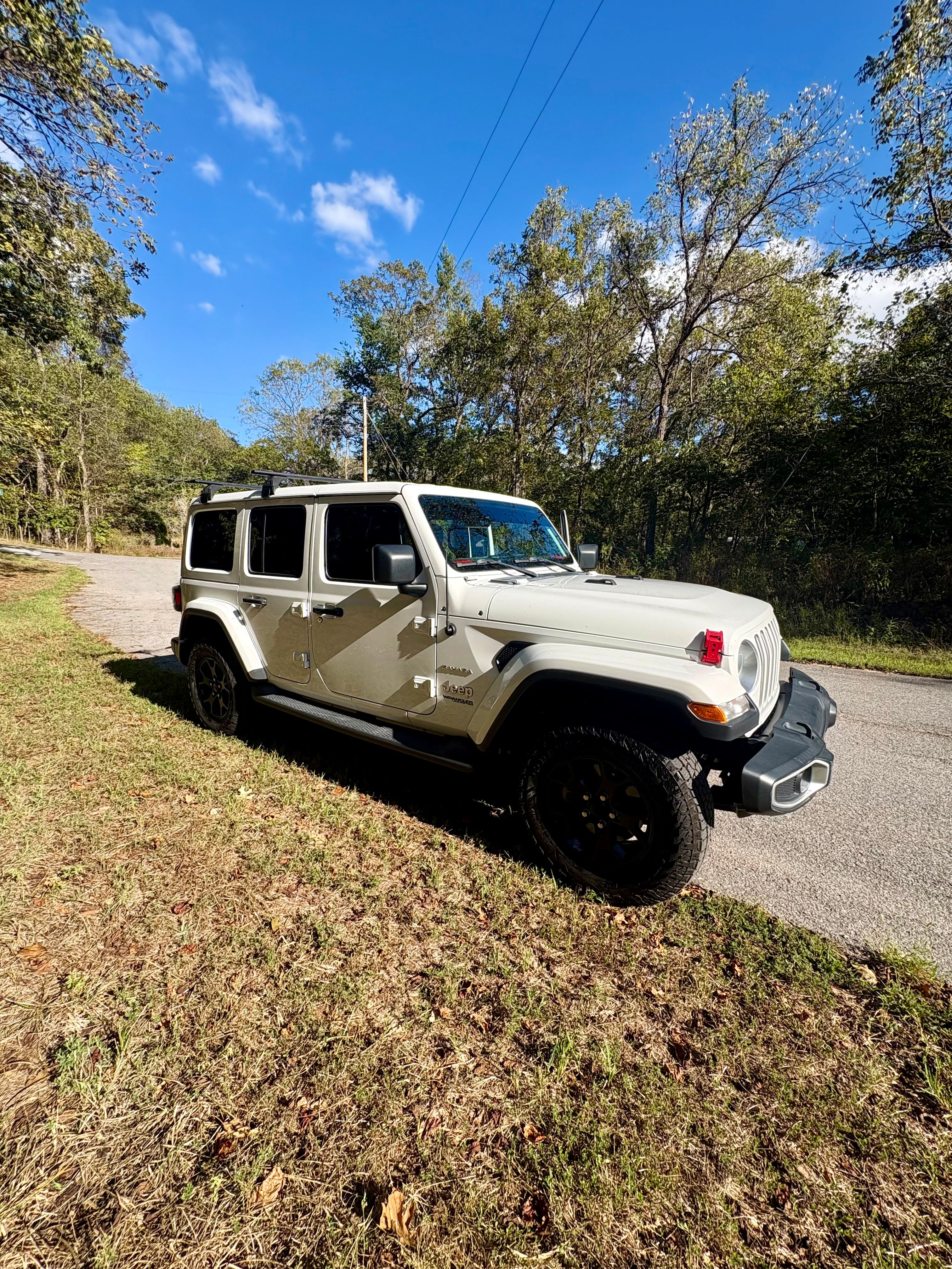 Used 2019 Jeep Wrangler Unlimited Sahara AWD/4WD image 10