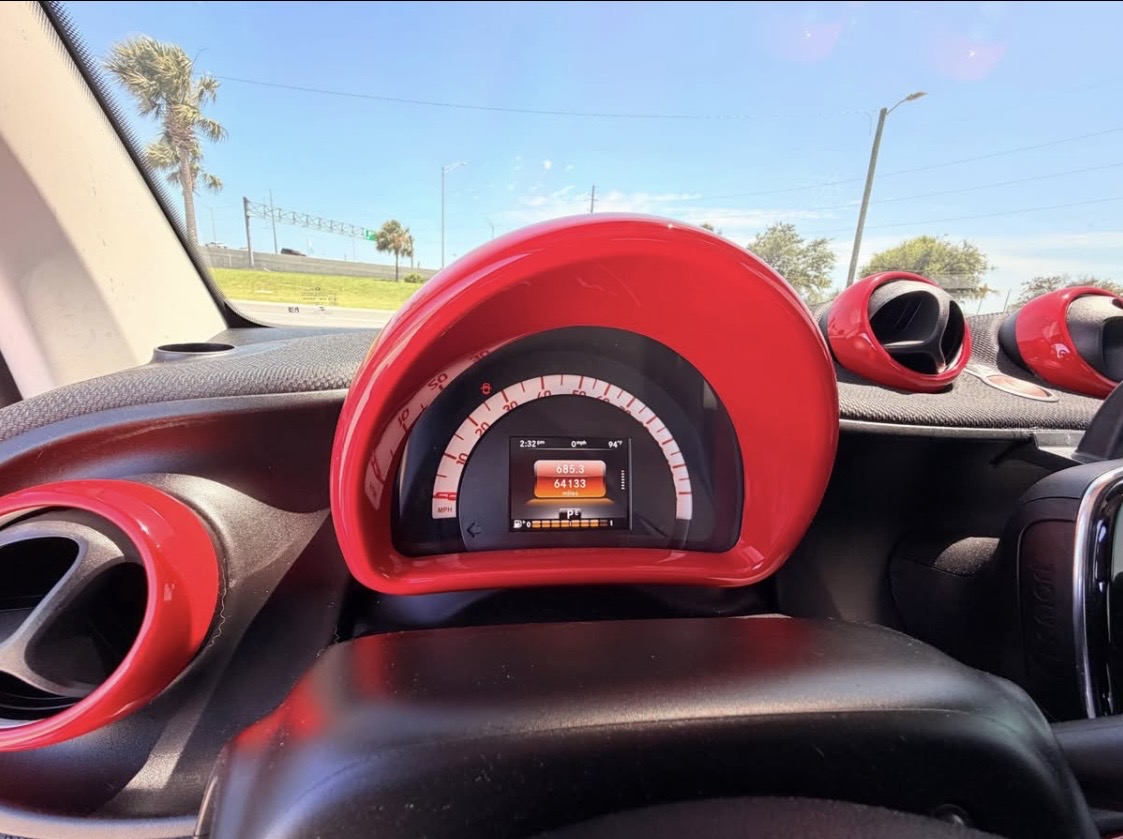 Used 2016 smart fortwo pure RWD image 12