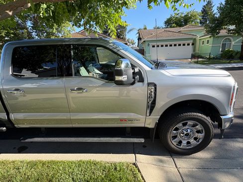 Used 2024 Ford F350 Lariat w/ Lariat Ultimate Package AWD/4WD image 9