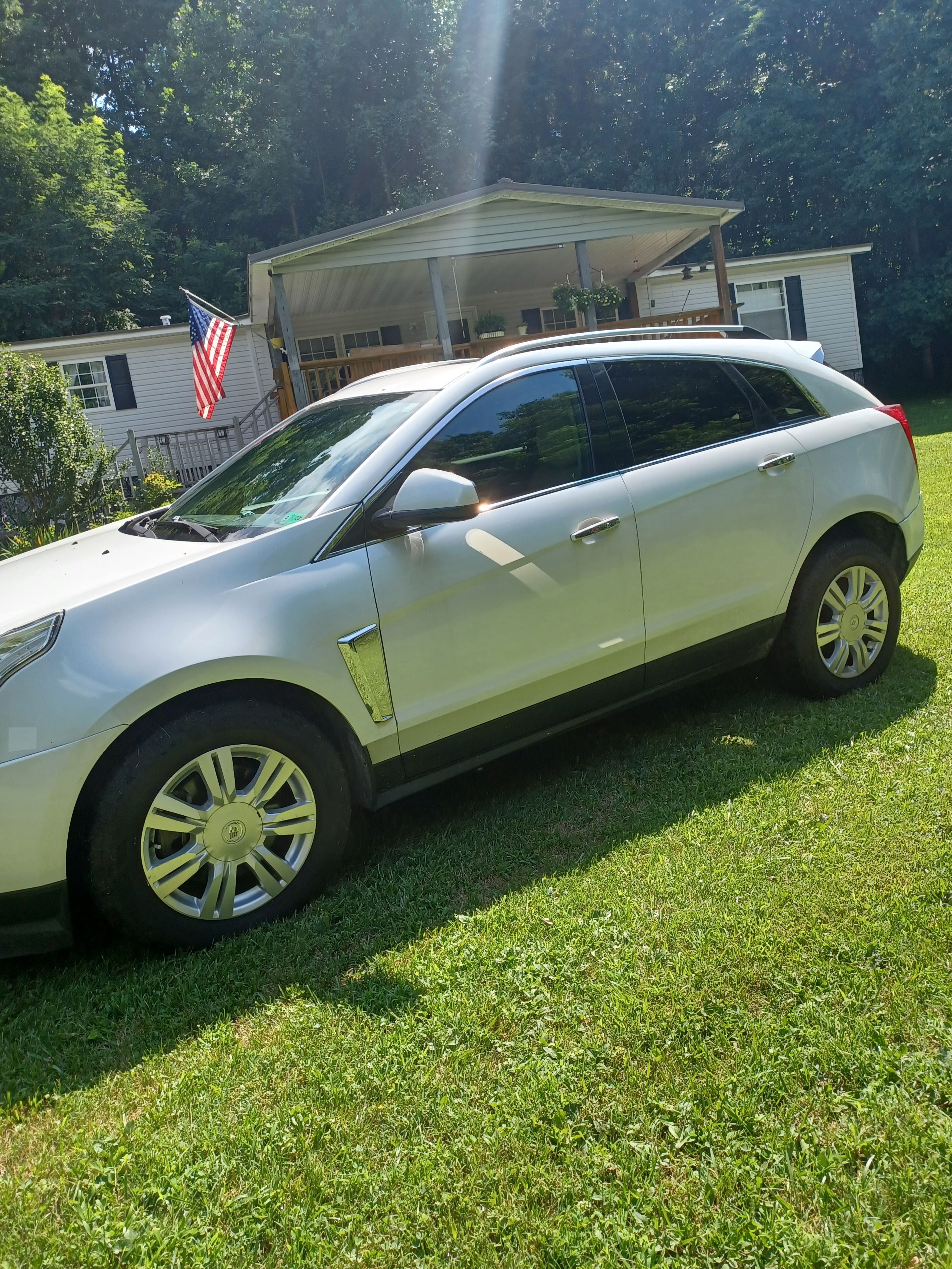 Used 2013 Cadillac SRX Luxury w/ Driver Awareness Package AWD/4WD image 6