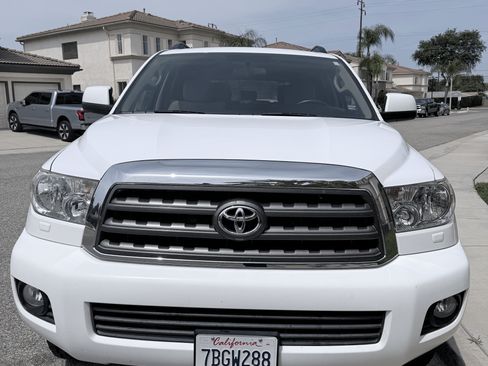 Used 2013 Toyota Sequoia SR5 image 5