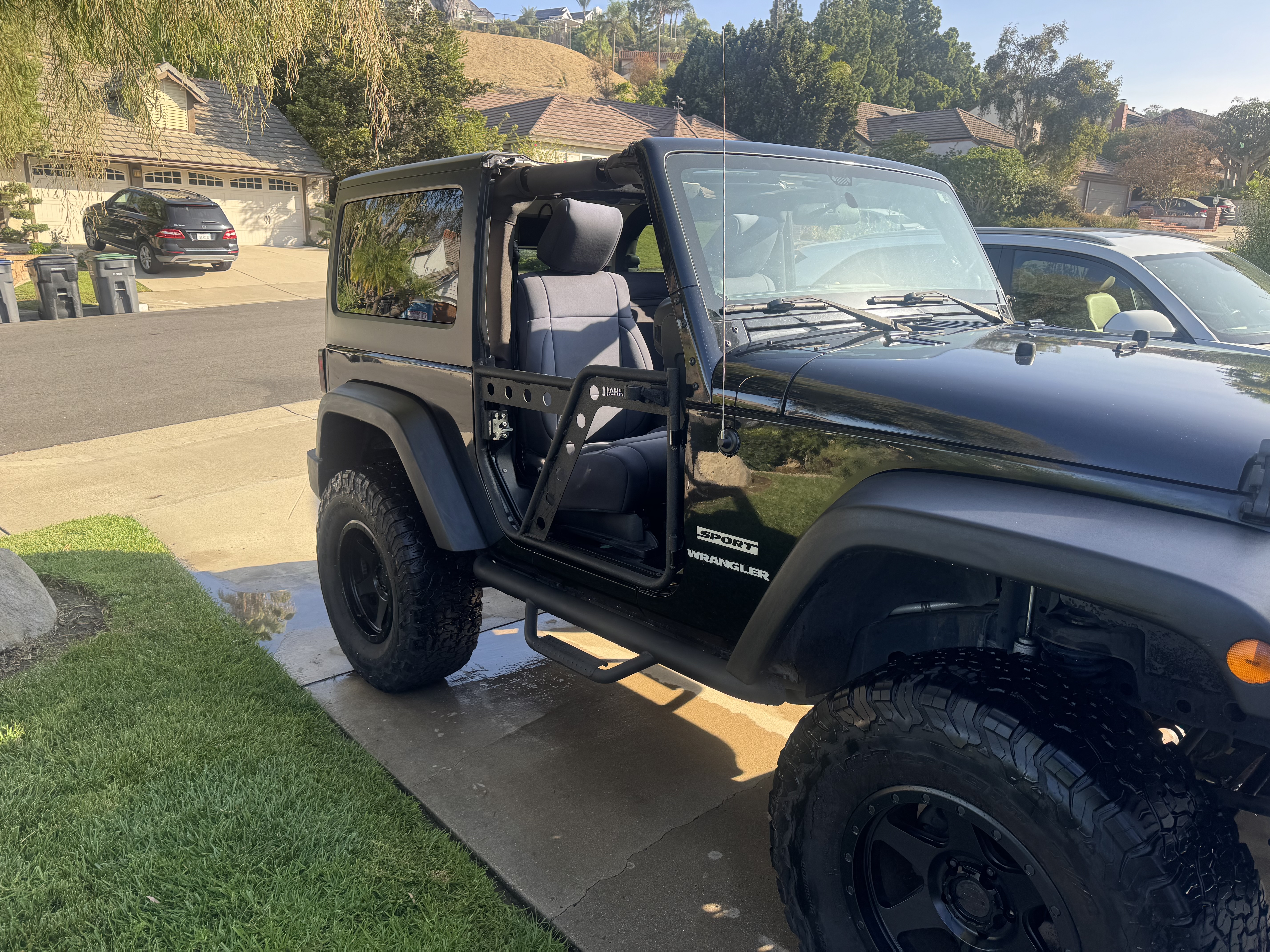 Used 2012 Jeep Wrangler Sport w/ Connectivity Group AWD/4WD image 9