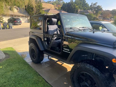Used 2012 Jeep Wrangler Sport w/ Connectivity Group AWD/4WD image 9