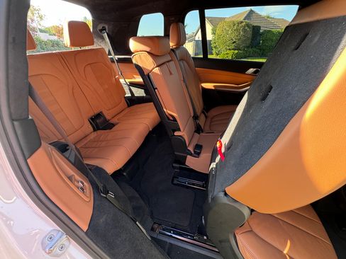 Used 2021 BMW X7 M50i image 20