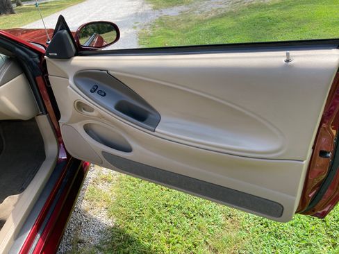 Used 2004 Ford Mustang Premium RWD image 18