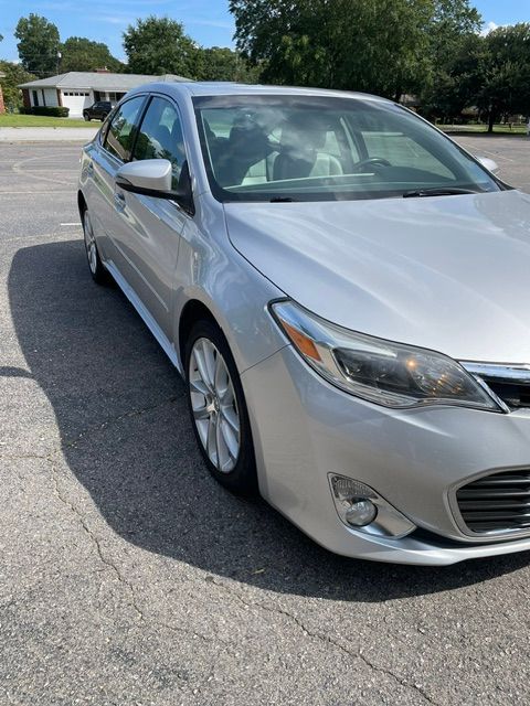 Used 2013 Toyota Avalon XLE Touring FWD image 8