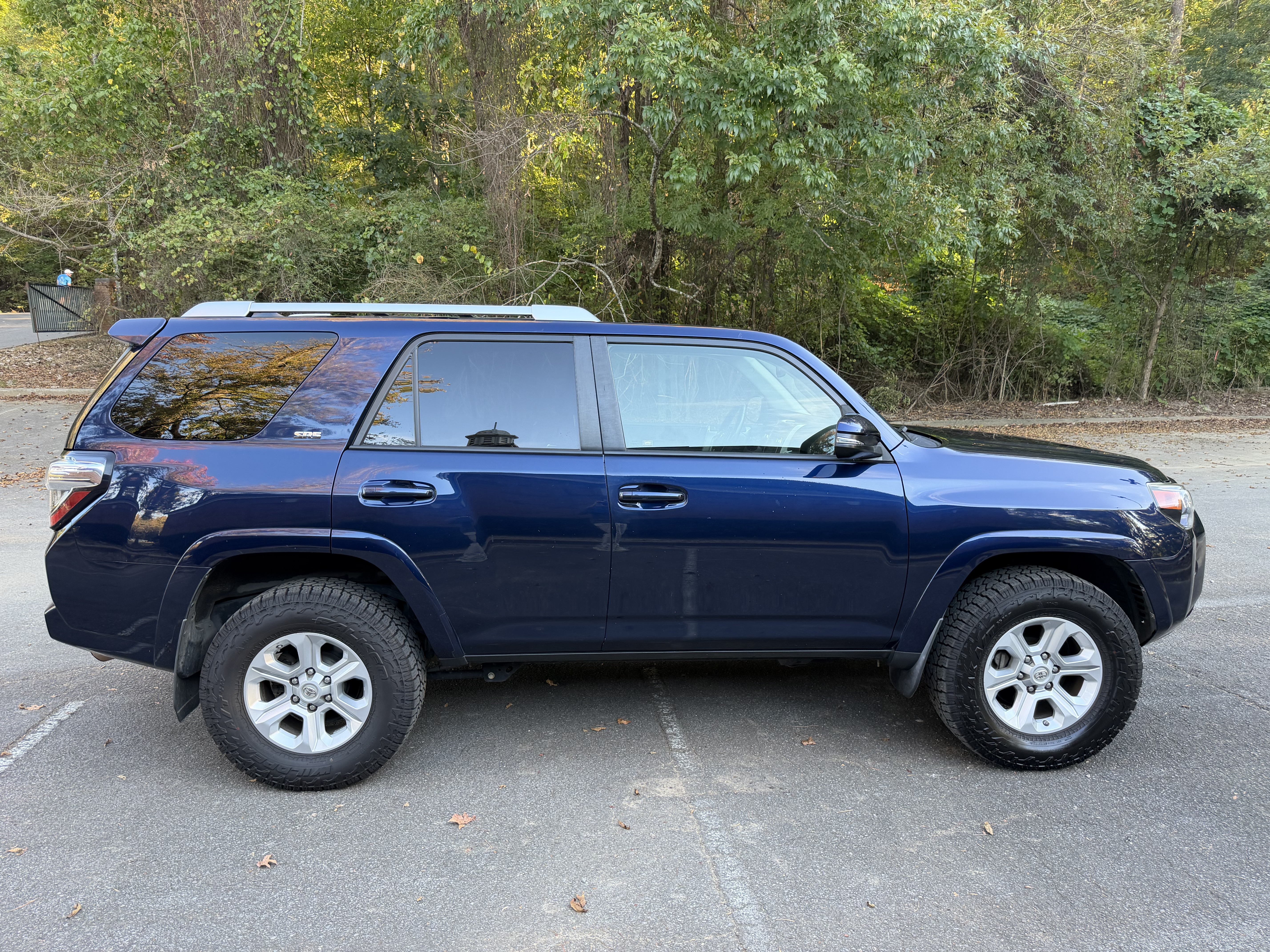 Used 2016 Toyota 4Runner SR5 Premium AWD/4WD image 4