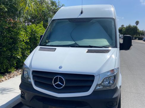 Used 2016 Mercedes-Benz Sprinter 2500 image 5