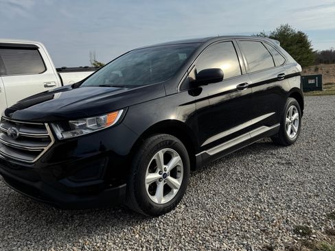 Used 2018 Ford Edge SE image 1