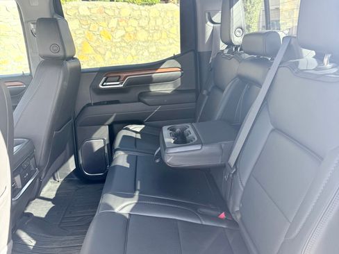 Used 2022 GMC Sierra 1500 Denali w/ Denali Reserve Package image 16