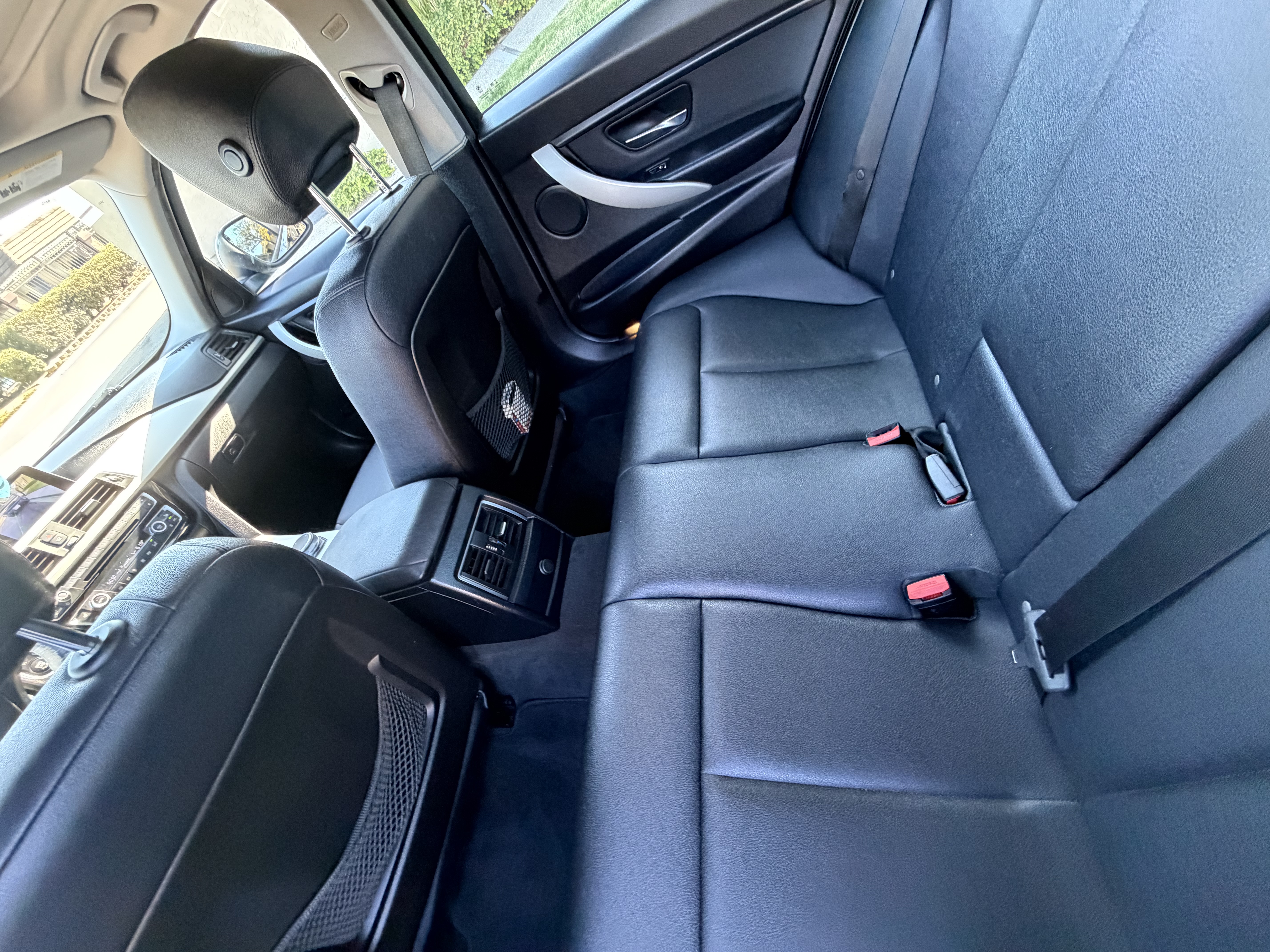 Used 2018 BMW 320i Sedan RWD image 13