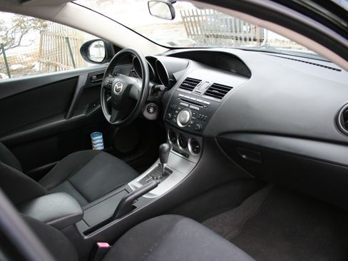 Used 2011 MAZDA MAZDA3 i Sport image 20