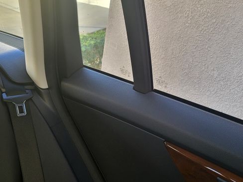 Used 2015 Mercedes-Benz GLK 250 BlueTEC 4MATIC image 7