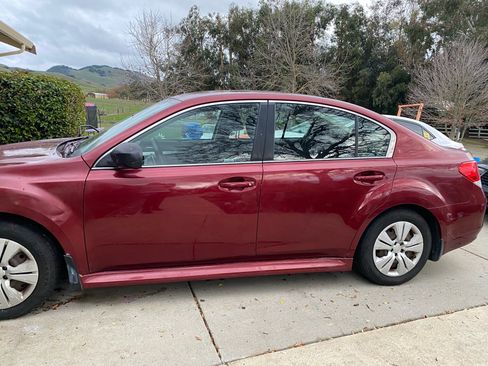 Used 2012 Subaru Legacy 2.5i image 2