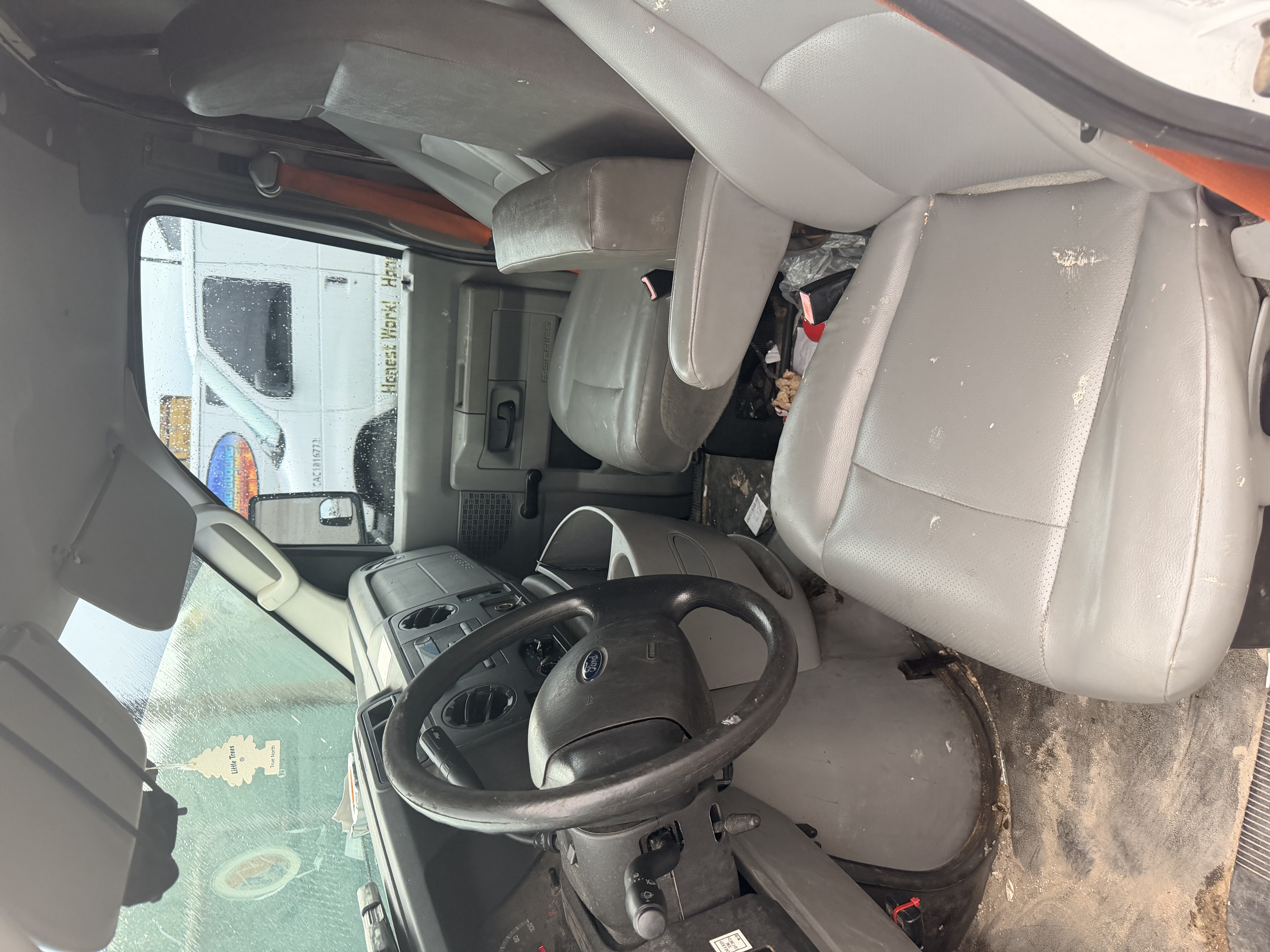 Used 2014 Ford E-350 and Econoline 350 Super Duty RWD image 5