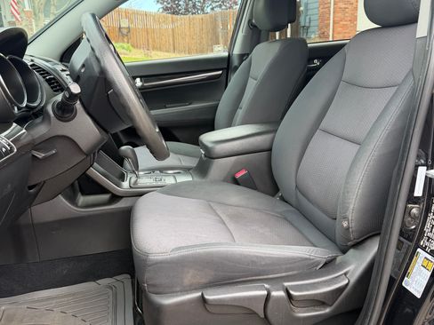 Used 2013 Kia Sorento LX AWD/4WD image 6