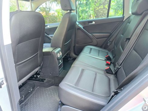 Used 2015 Volkswagen Tiguan SE image 9