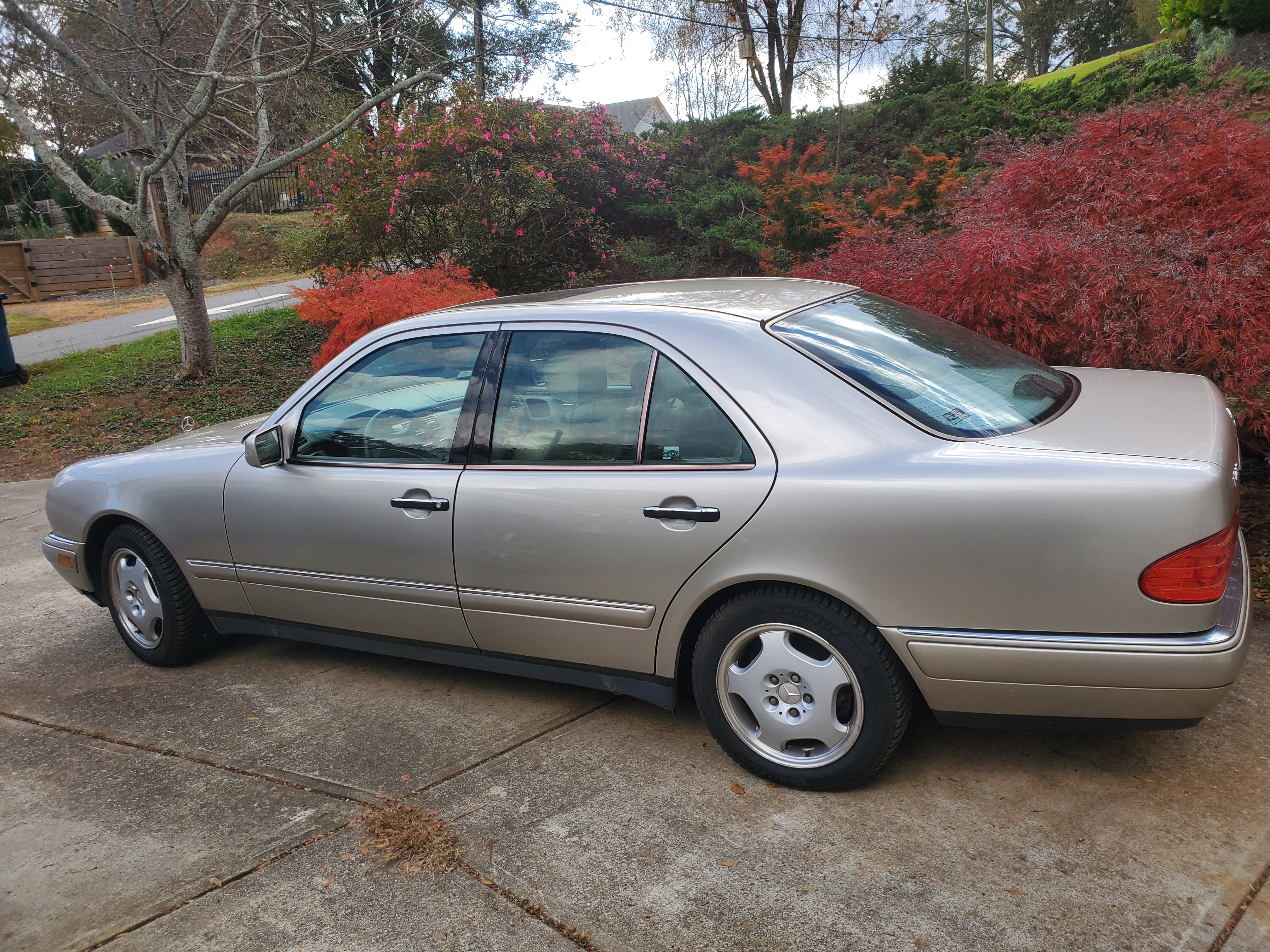 Used 1998 Mercedes-Benz E 430 Sedan image 2