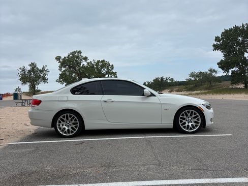 Used 2010 BMW 328i Coupe RWD image 2