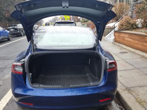 Used 2023 Tesla Model 3 Standard Range image 10