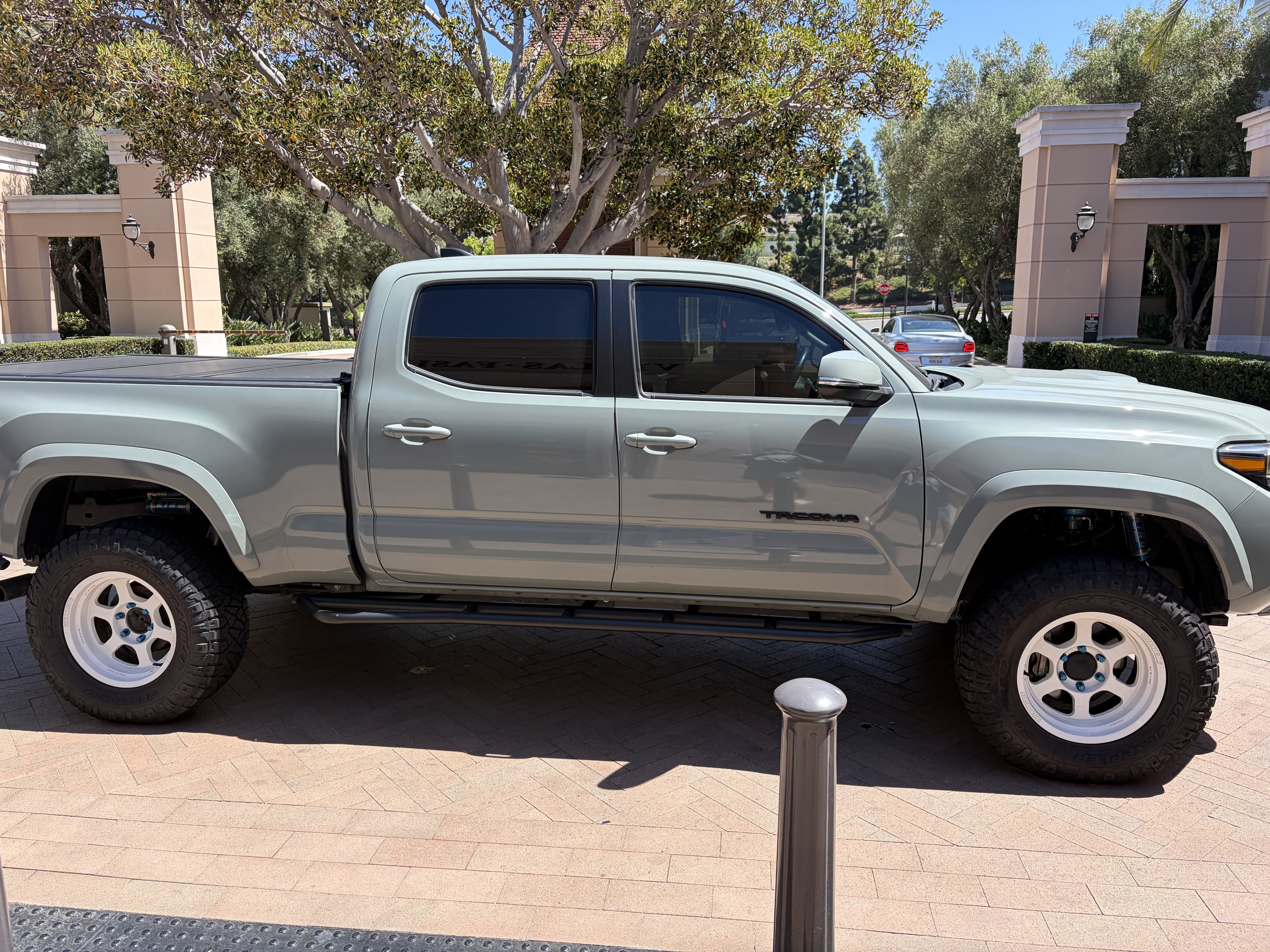Used 2022 Toyota Tacoma TRD Sport w/ Technology Package AWD/4WD image 10