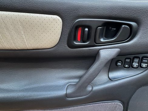 Used 1993 Mitsubishi 3000GT VR-4 image 11