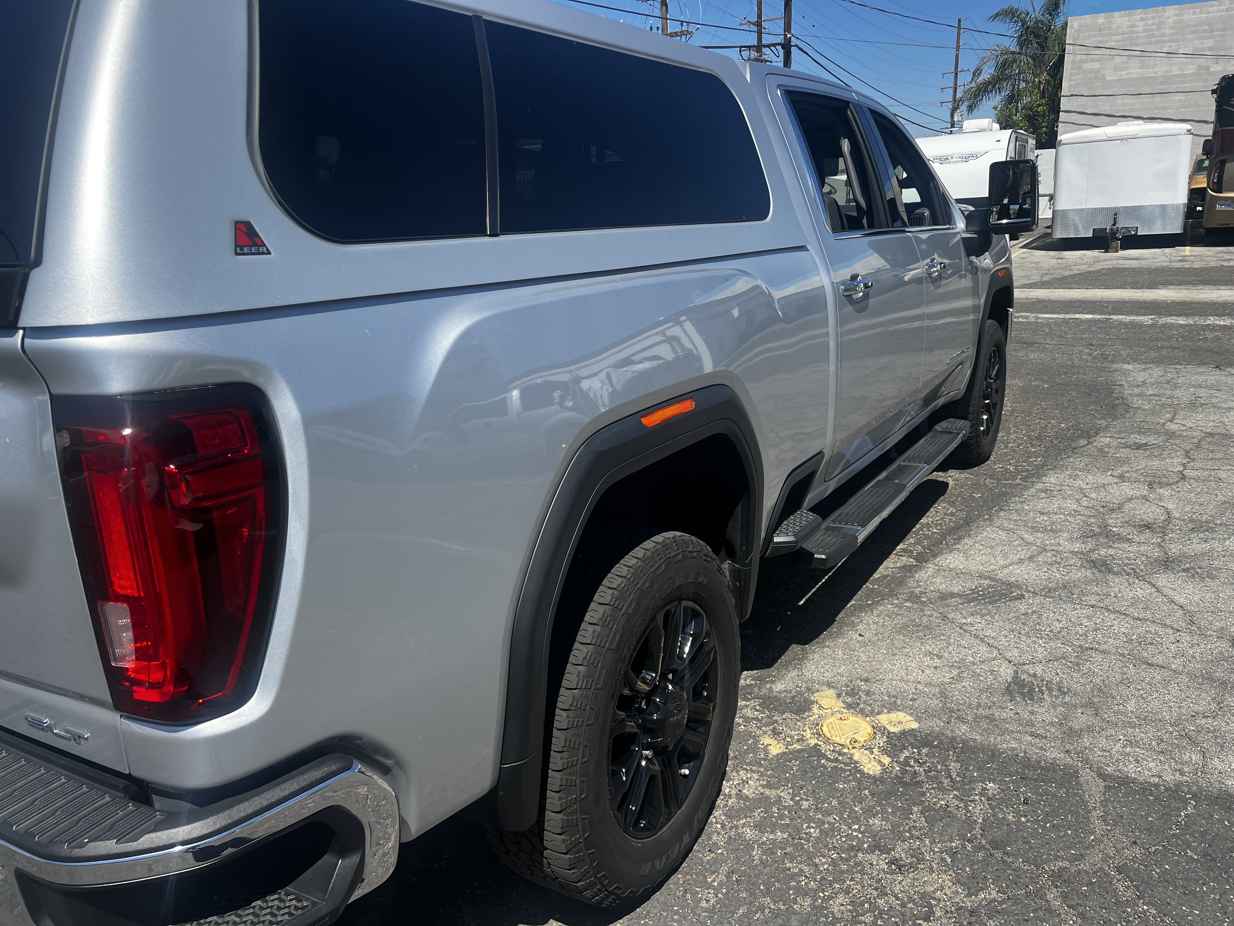 Used 2023 GMC Sierra 2500 SLT w/ SLT Convenience Package RWD image 12