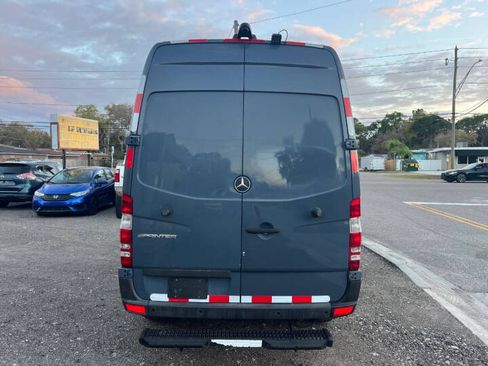 Used 2018 Mercedes-Benz Sprinter 2500 image 6