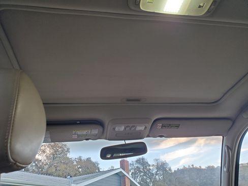 Used 2000 Lexus LX 470 4WD image 16