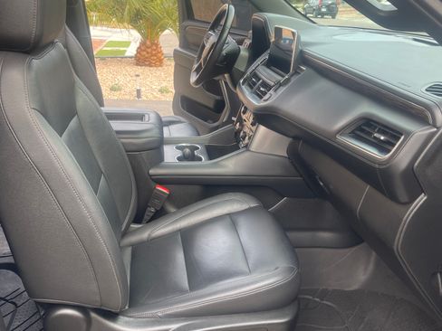 Used 2021 Chevrolet Suburban LT w/ Rear Media and Nav Package image 16