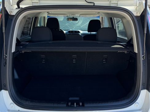 Used 2018 Kia Soul + FWD image 11