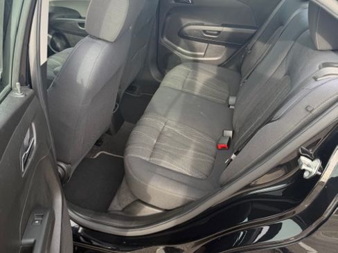 Used 2016 Chevrolet Sonic LT image 10