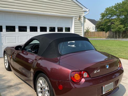 Used 2004 BMW Z4 2.5i RWD image 9