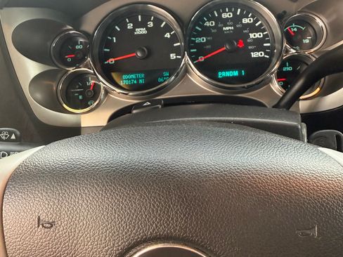 Used 2011 GMC Sierra 2500 SLE w/ SLE Preferred Package AWD/4WD image 12