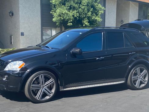 Used 2010 Mercedes-Benz ML 63 AMG 4MATIC image 2