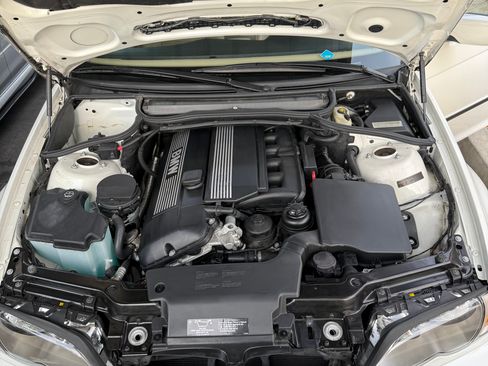 Used 2003 BMW 330i Sedan image 25