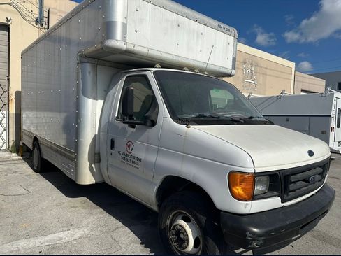 Used 2007 Ford E-450 and Econoline 450 image 1