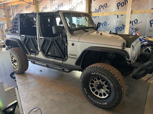 Used 2012 Jeep Wrangler Unlimited Sport AWD/4WD image 4